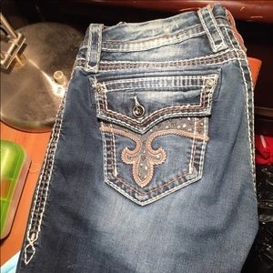 Rock Revivals jeans sold in bundle on other site.